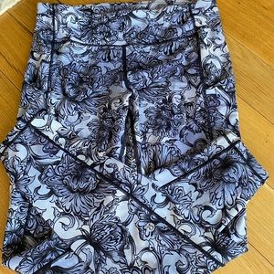 Lululemon Athletica Lavender print leggings